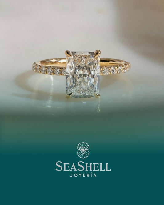 Anillo de Compromiso Corte Esmeralda 10 Kilates