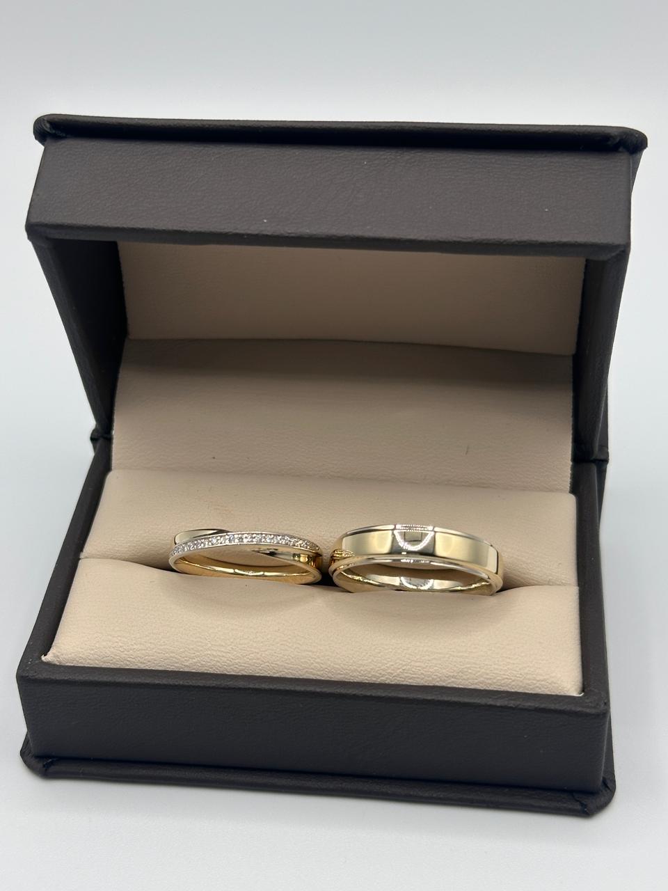 Dúo de Anillos de Boda en Dos Oros Combinados Blanco y Amarillo