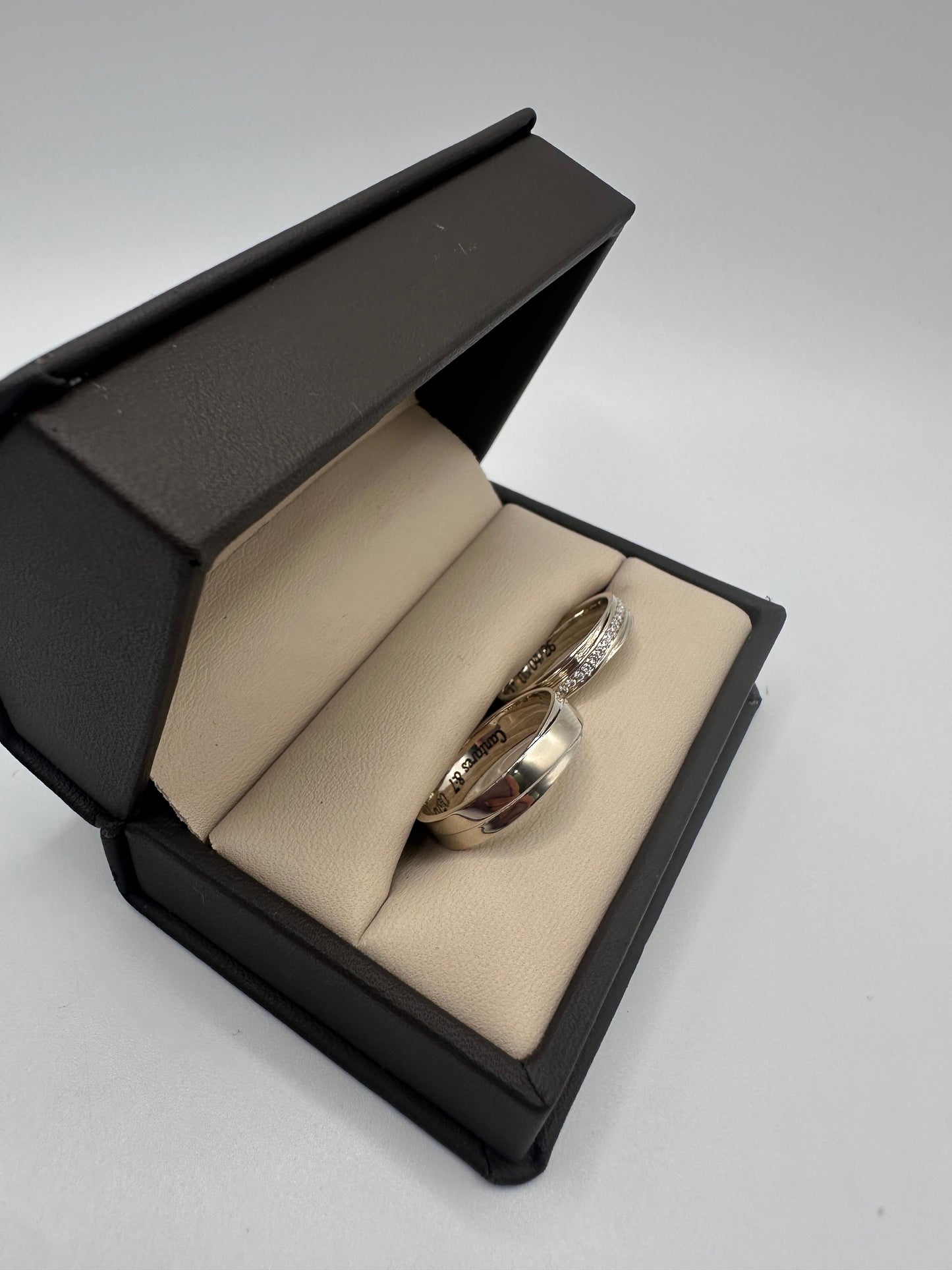 đ DĂșo de Alianzas de Boda en Oro Blanco đ