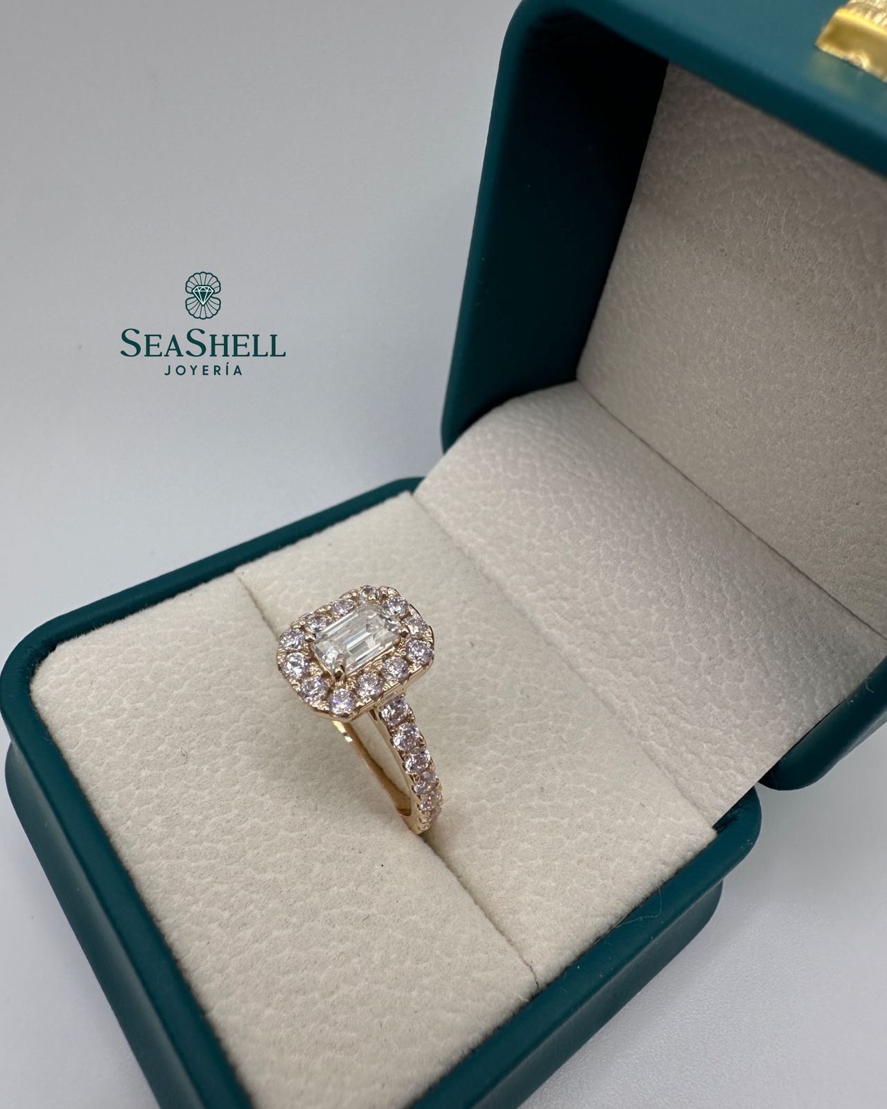 Anillo de Compromiso Corte Esmeralda