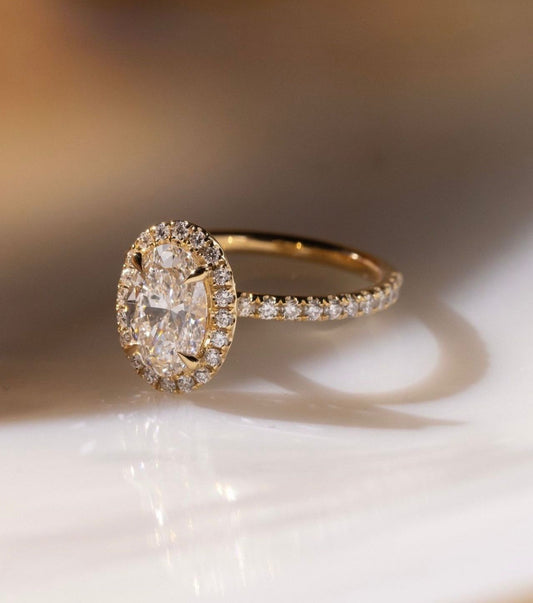 Anillo de Compromiso “Golden Halo”