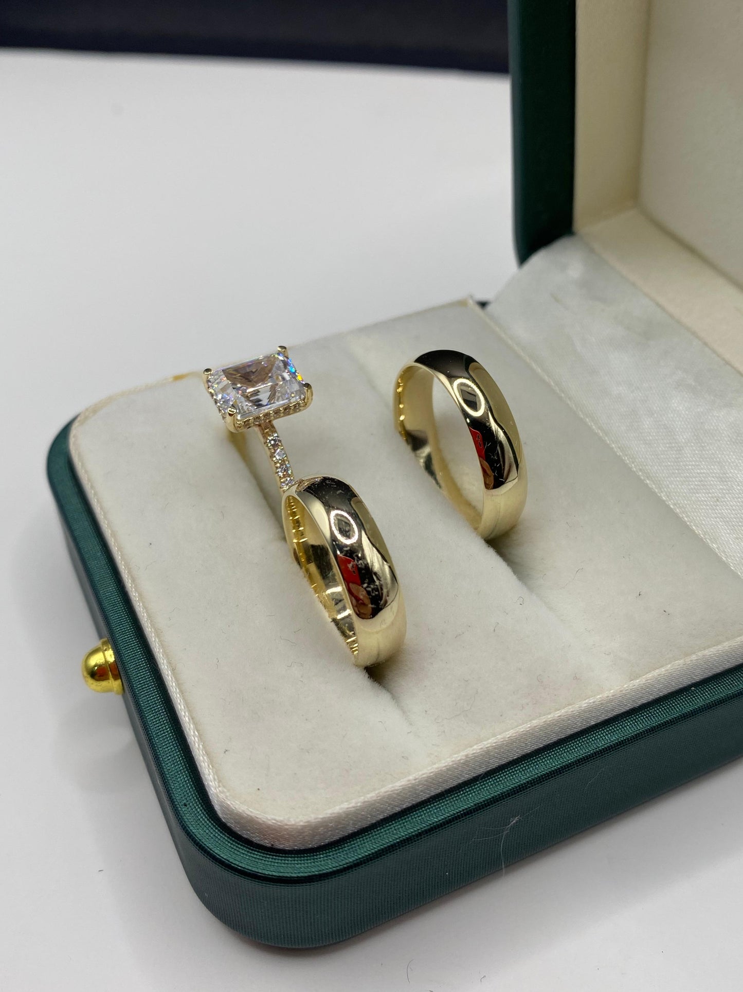 Set de Anillos de Boda en Oro Amarillo