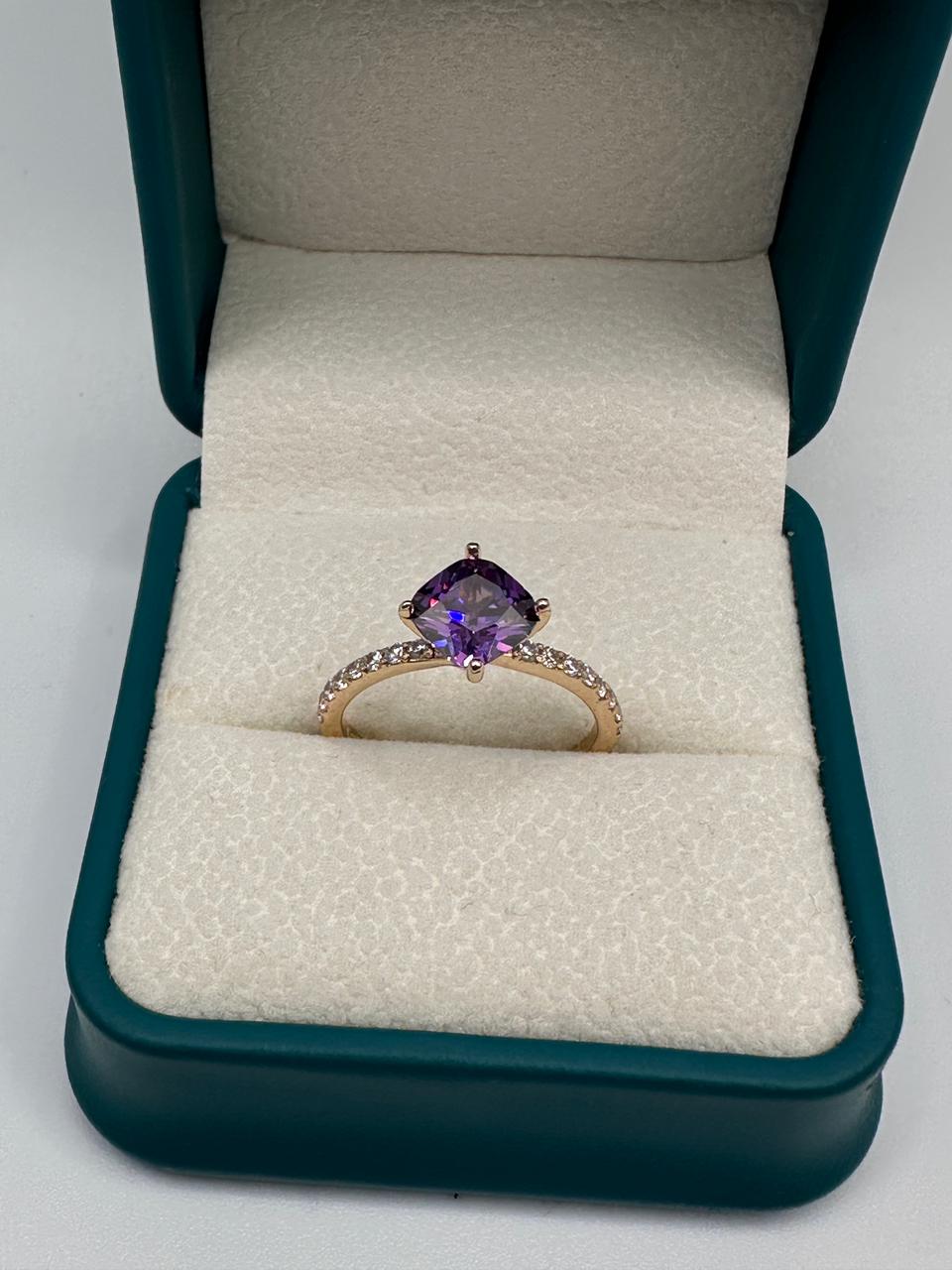 Anillo de Compromiso “Violeta Dreams”