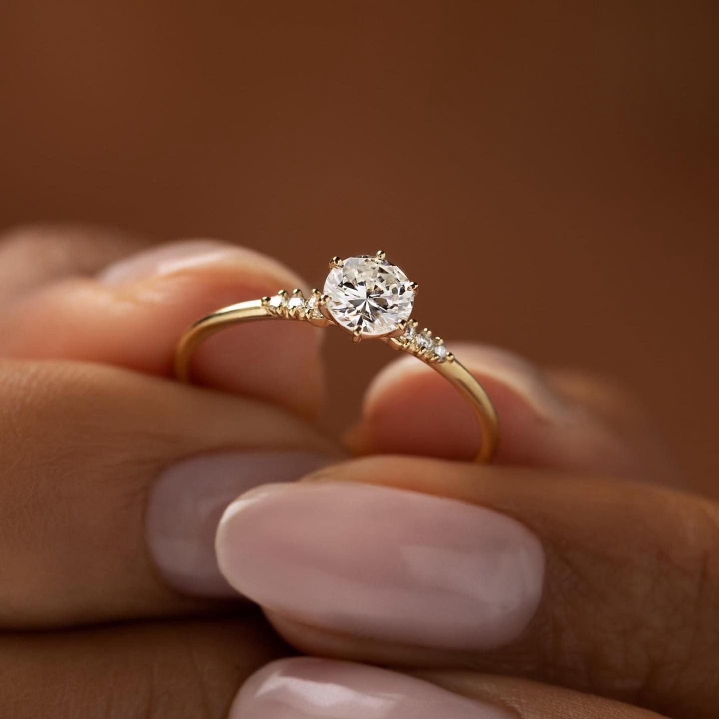 Anillo de Compromiso Diseño Elegante y Clásico