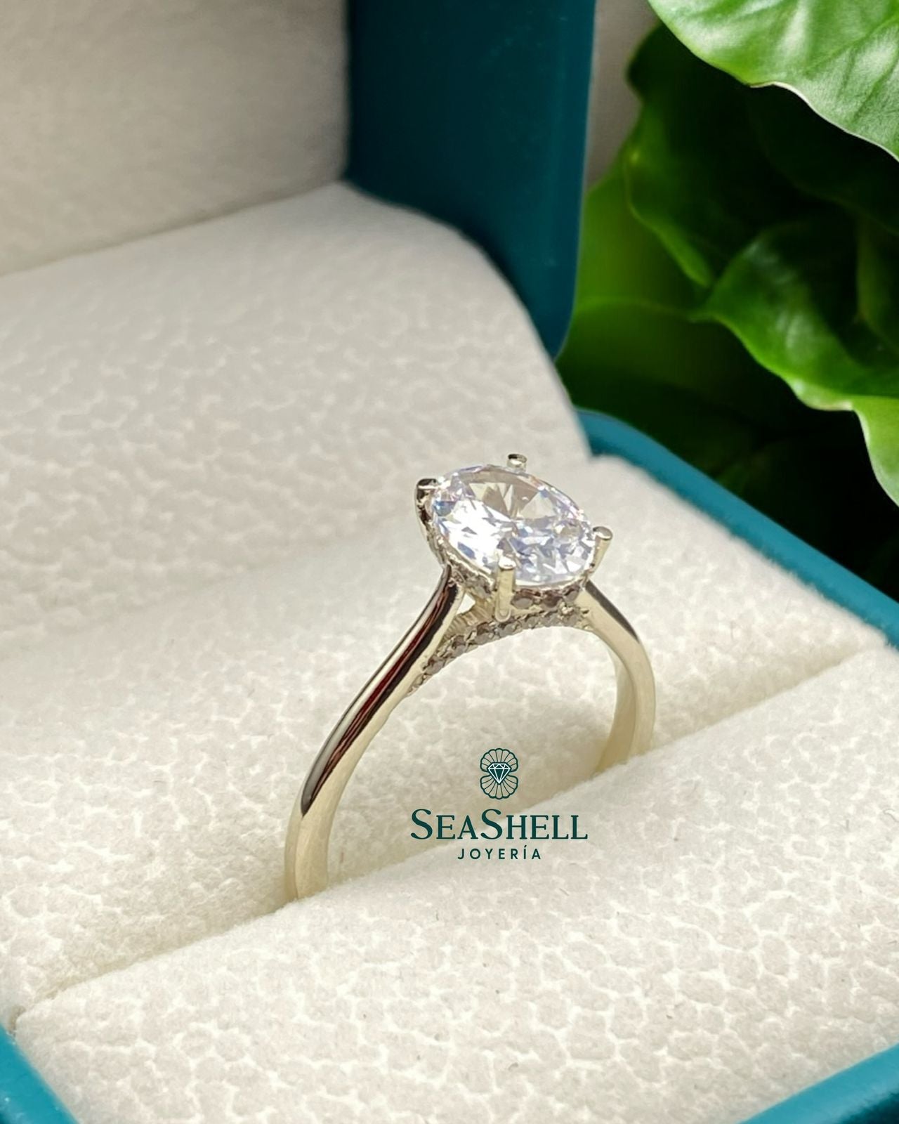 Anillo de Compromiso de Corte Ovalado