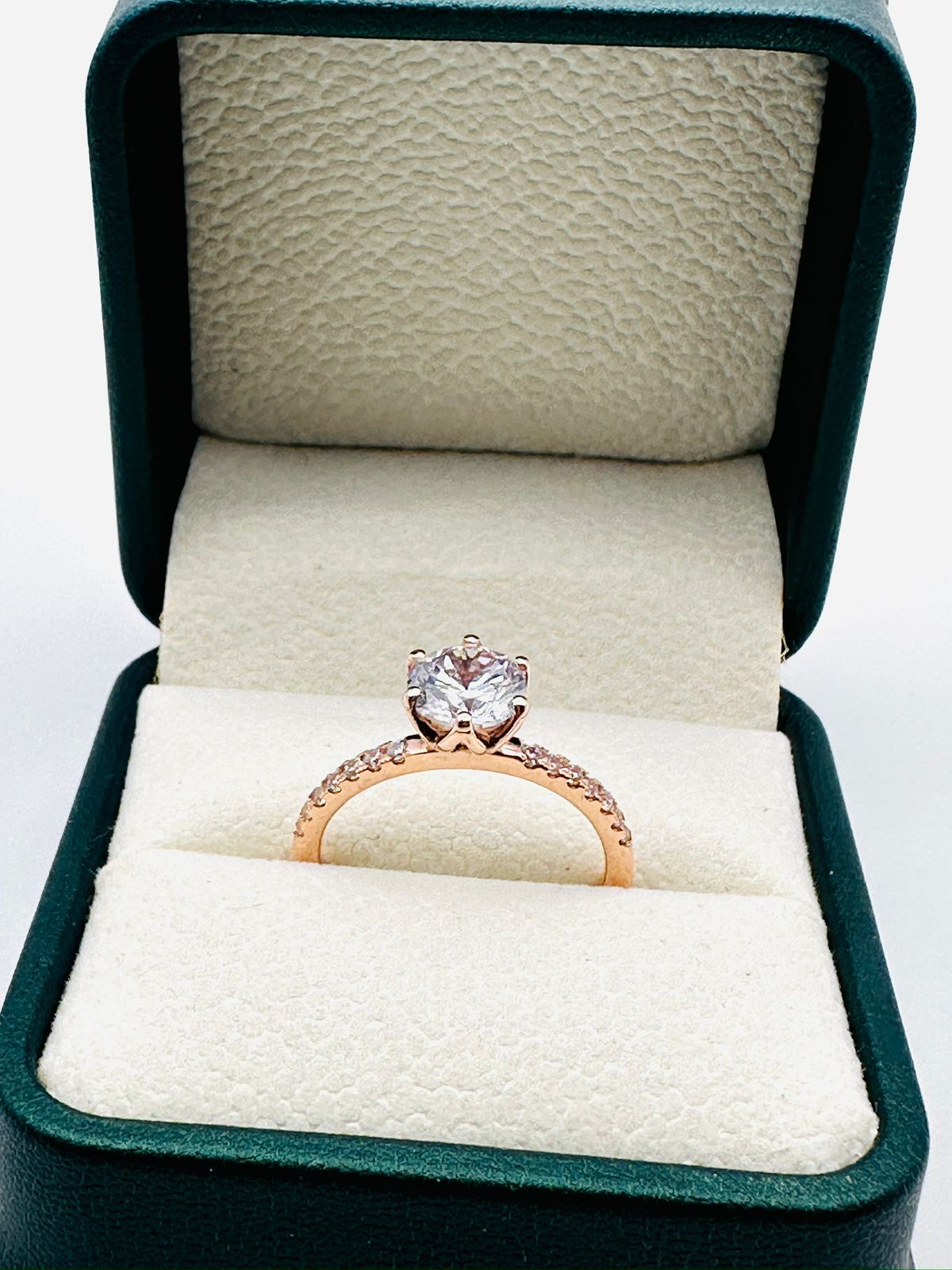 Anillo de Compromiso en Oro Rosa