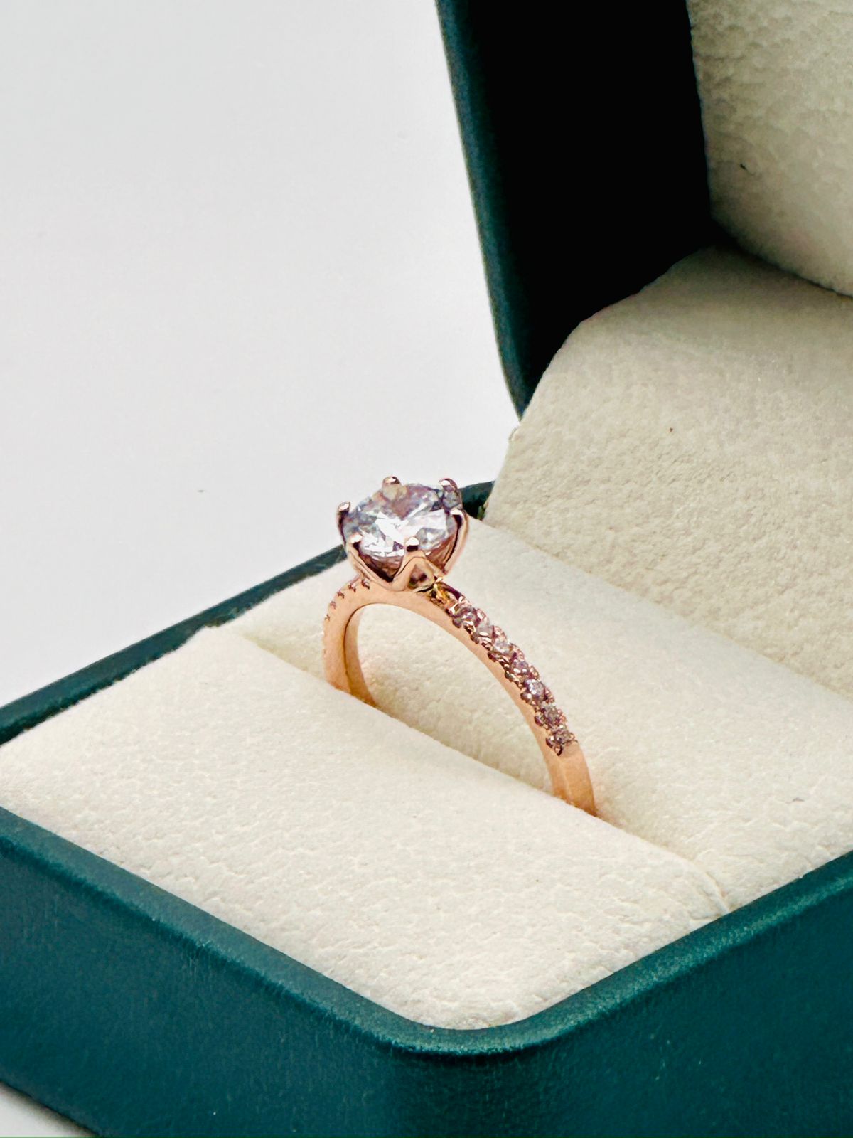 Anillo de Compromiso en Oro Rosa