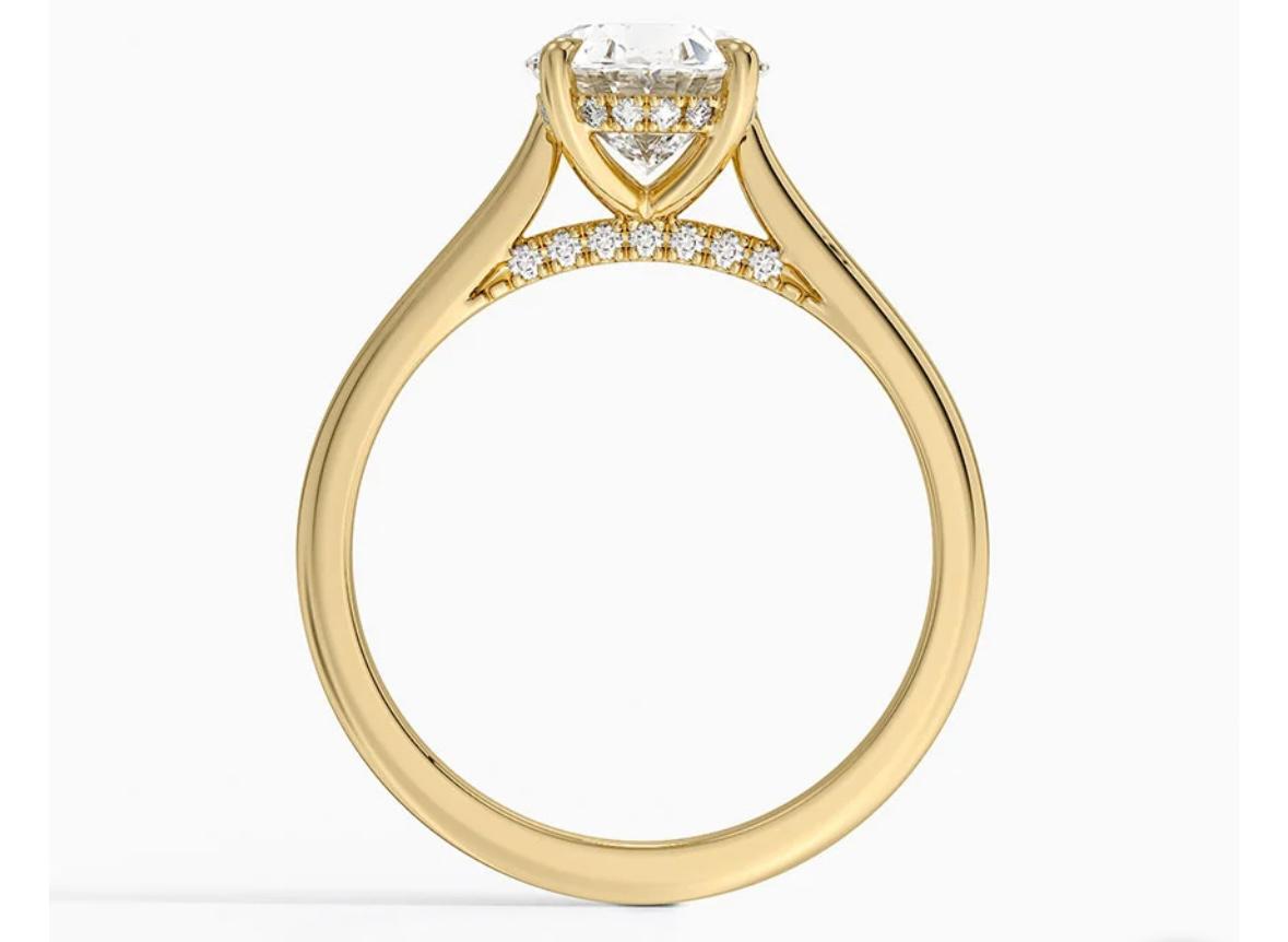 Anillo de Compromiso de Corte Ovalado