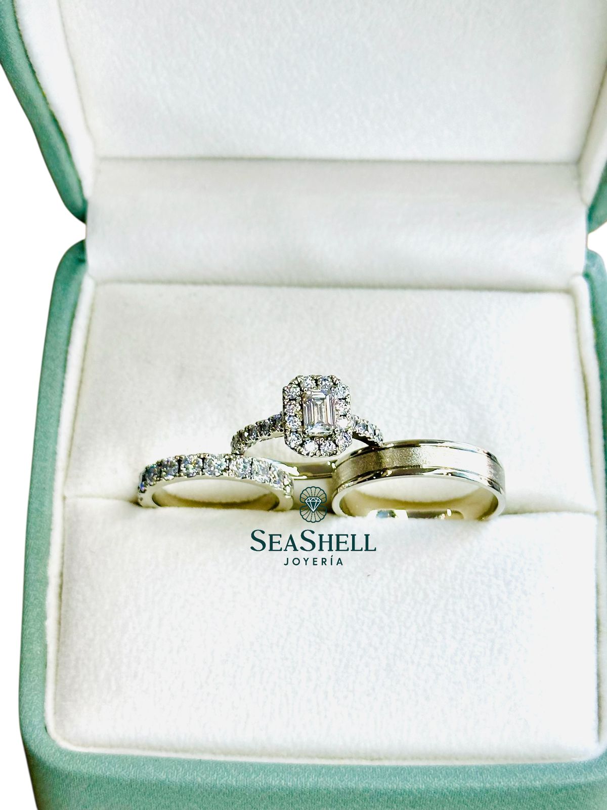 Trío de anillos en oro blanco de 10K con moisanitas