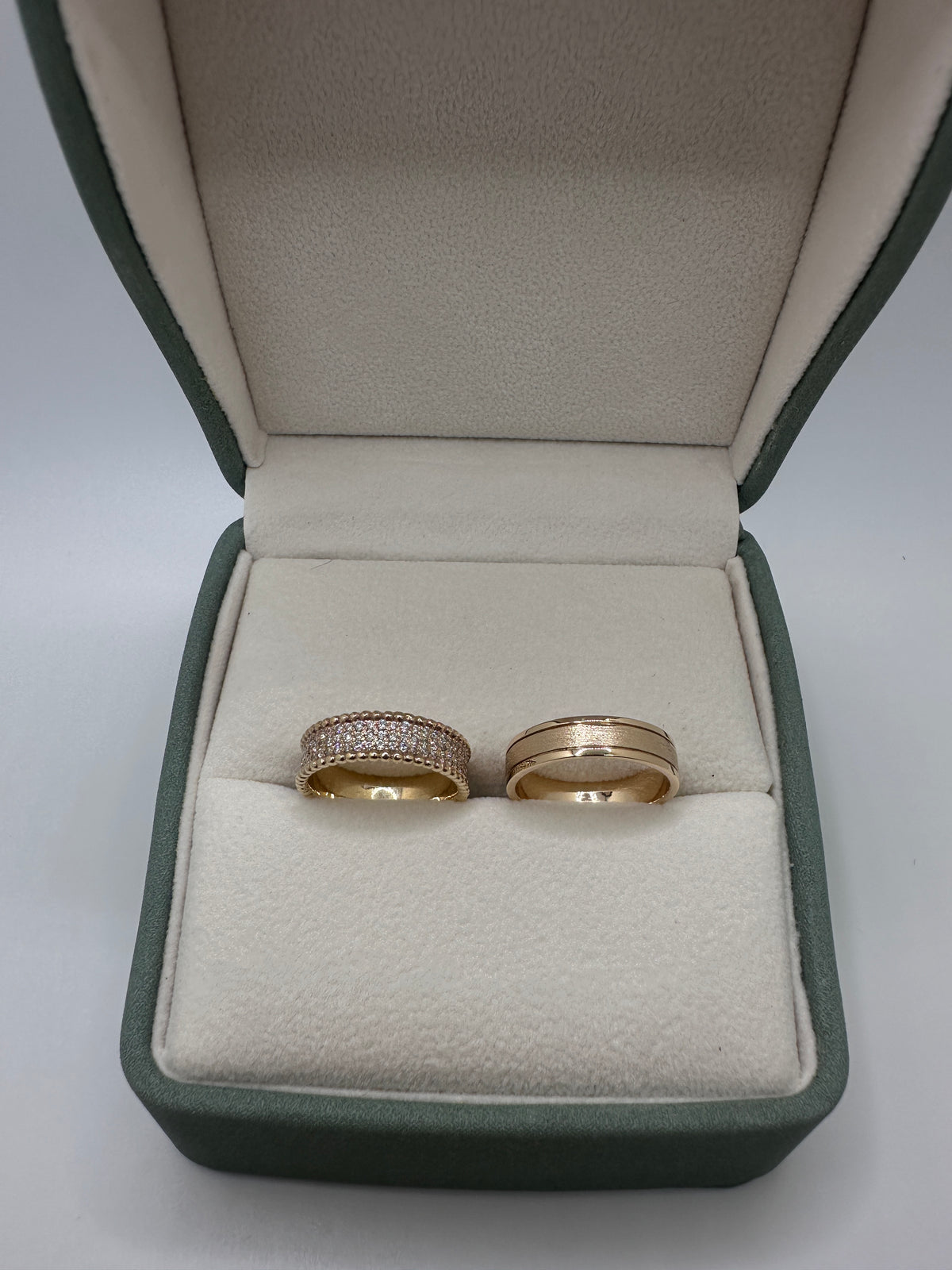 Dúo de Alianzas de Boda en Oro Amarillo 10k