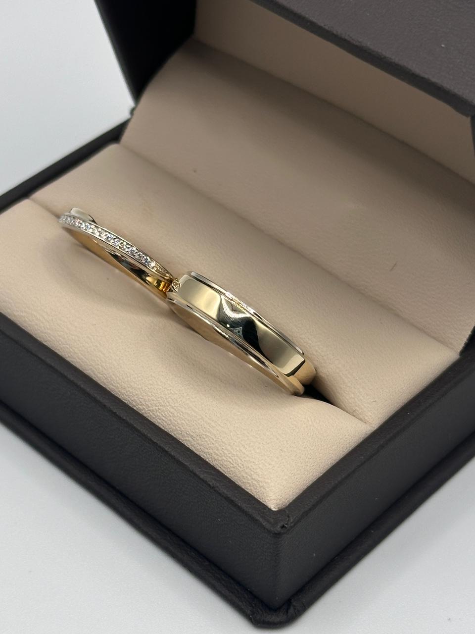 Dúo de Anillos de Boda en Dos Oros Combinados Blanco y Amarillo