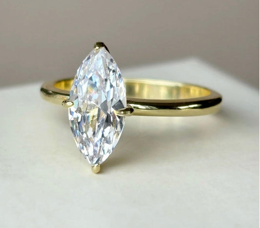 Anillo de Compromiso Corte Marquesa Oro Amarillo
