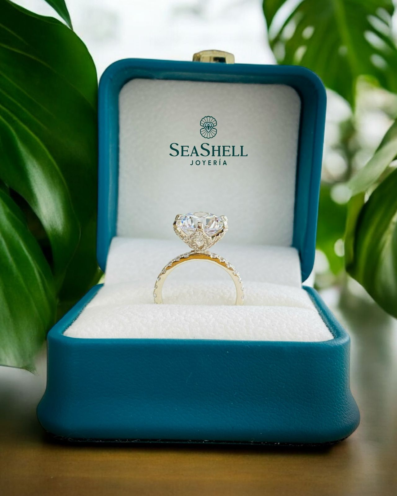 Anillo de Compromiso Corte Redondo Piedra Principal de 10 mms