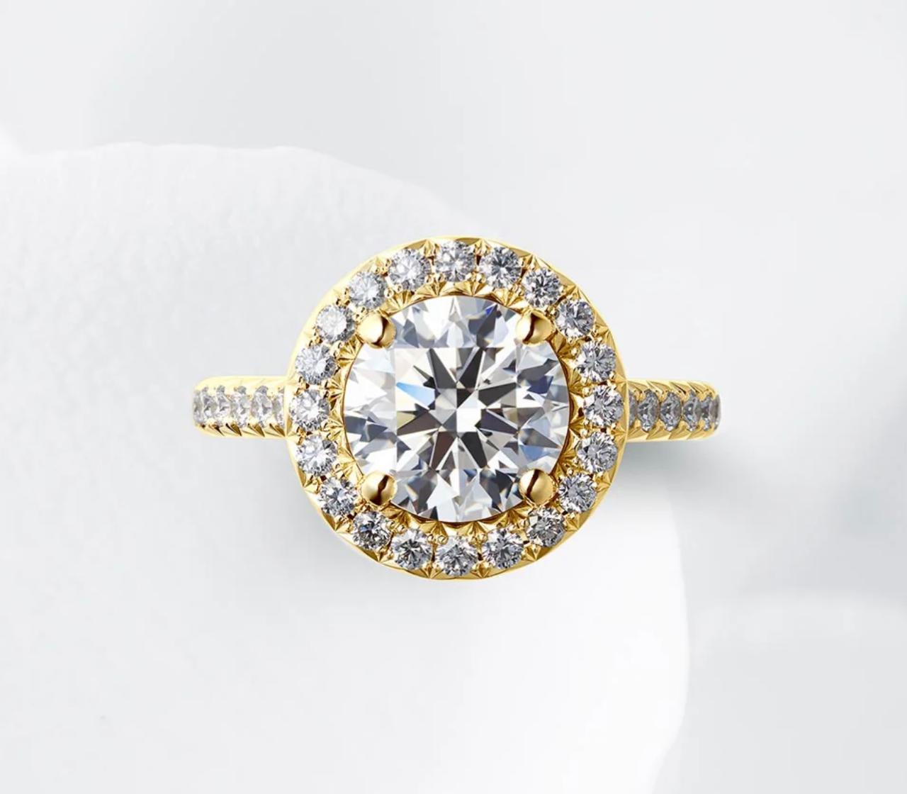 Anillo de Compromiso Estilo Halo