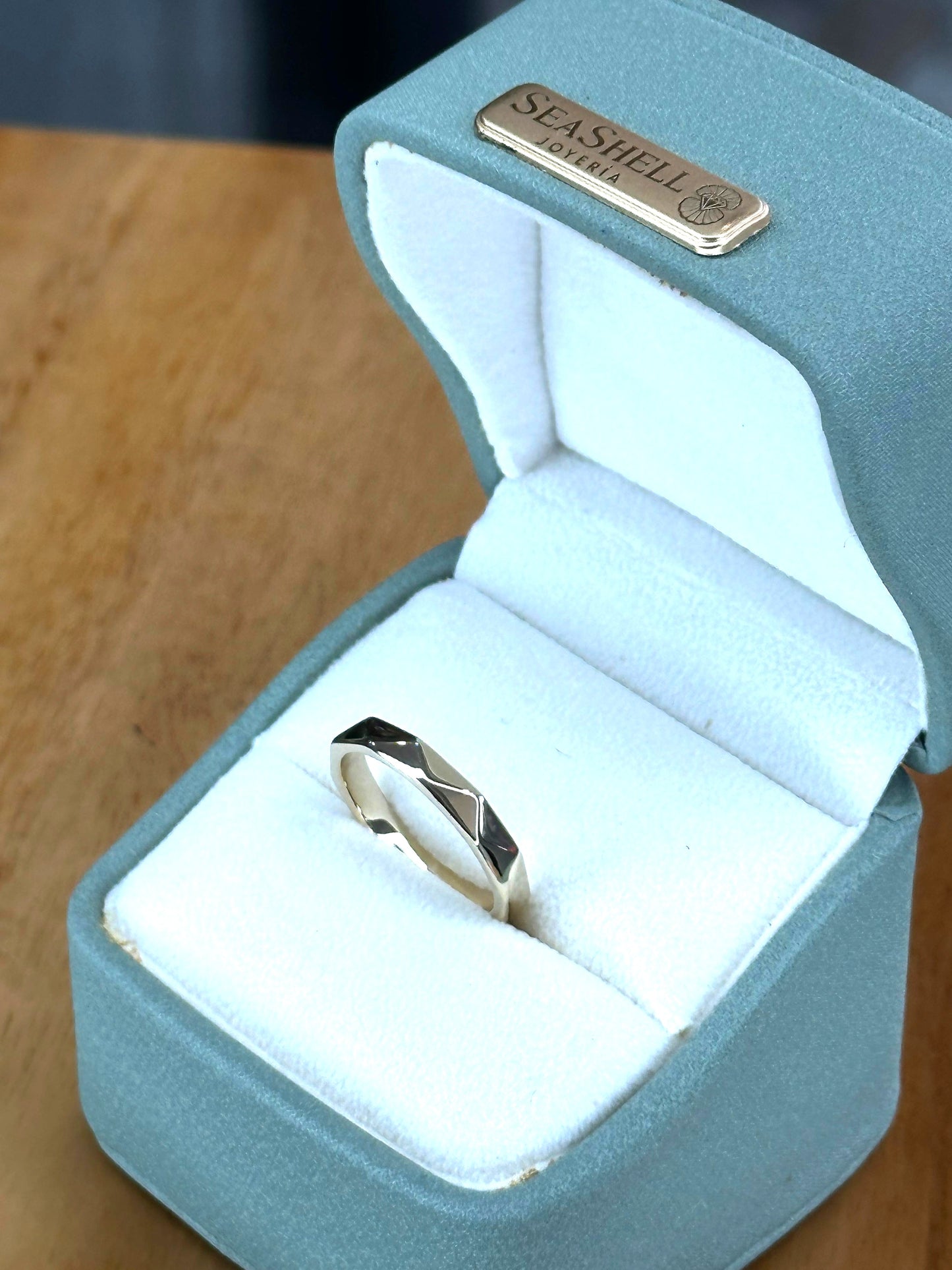 Anillo de Matrimonio para Hombre en Oro Amarillo 10 Kilates