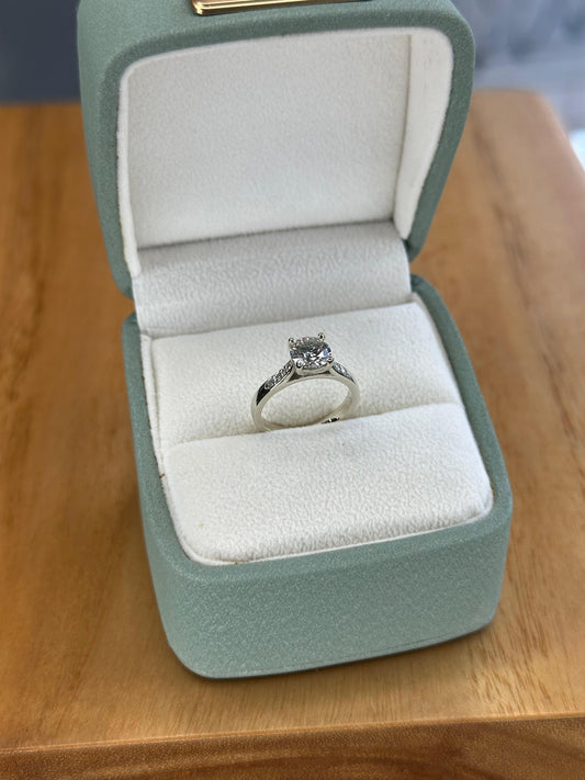 Anillo de Compromiso en Oro Blanco
