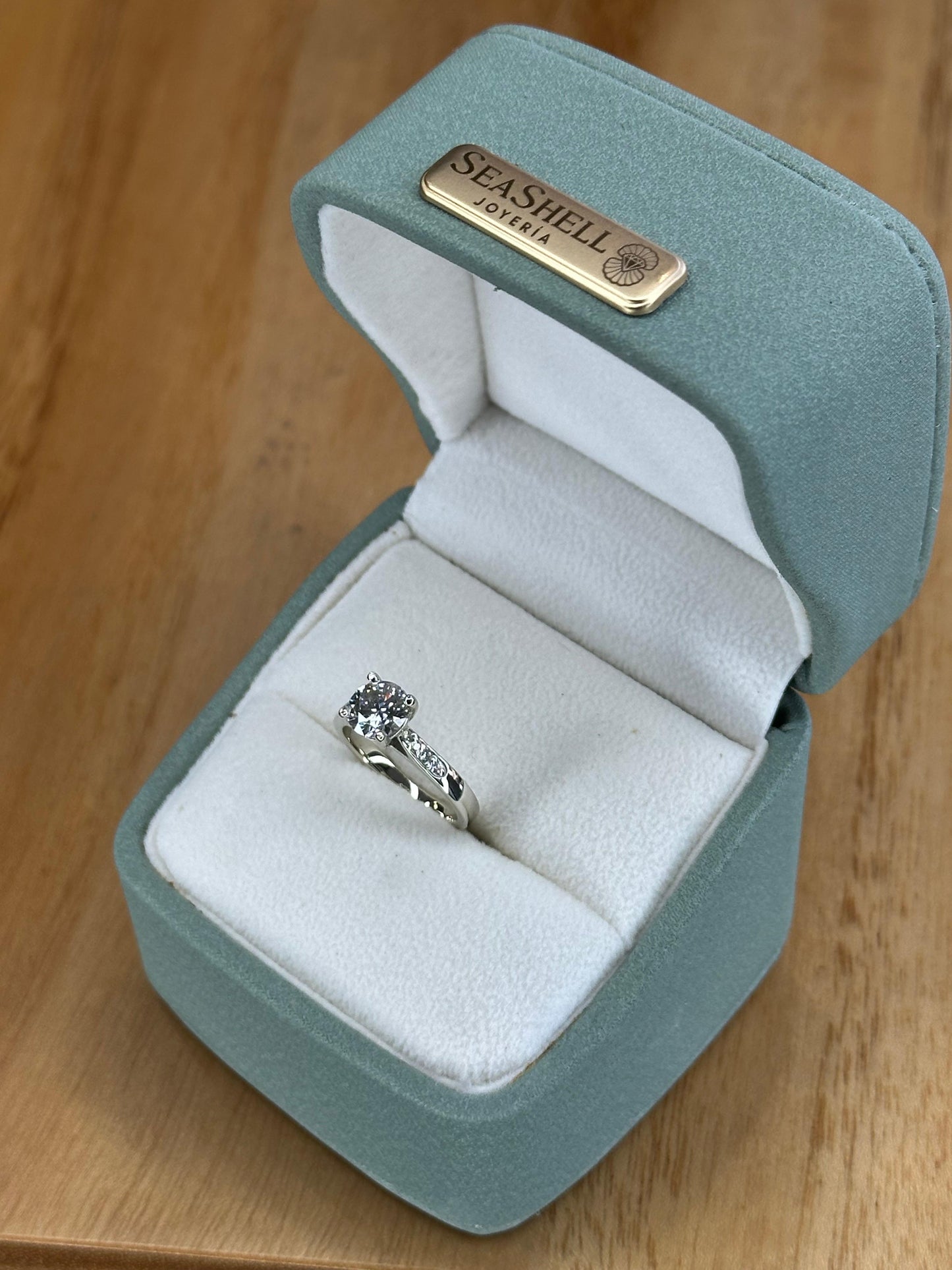 Anillo de Compromiso en Oro Blanco