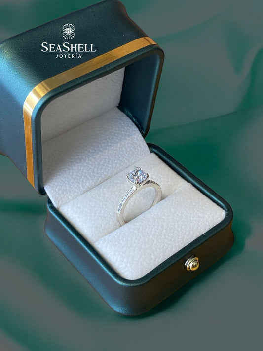 Anillo de Compromiso Estilo Clásico